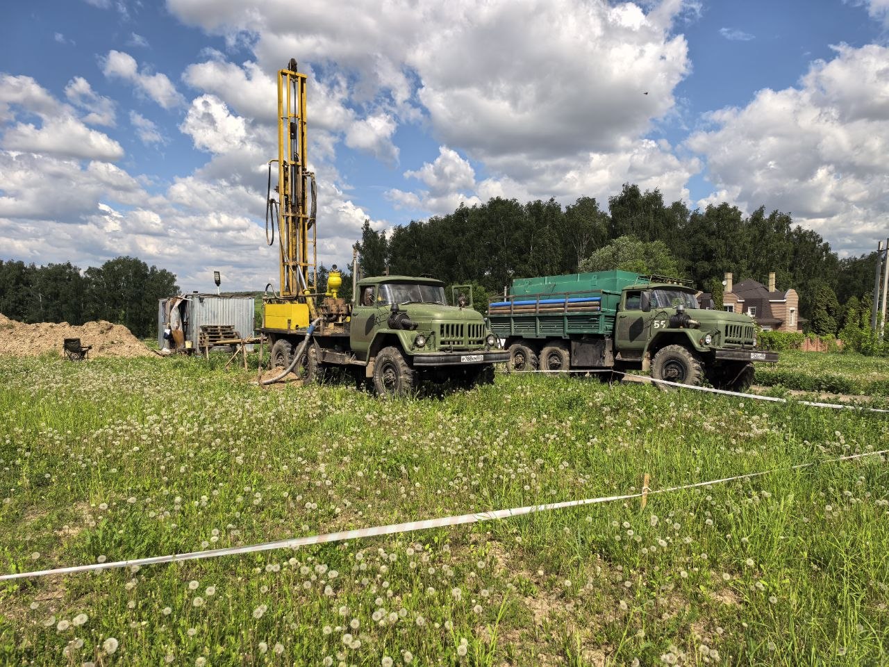 Буровые установки ЗИЛ на объекте